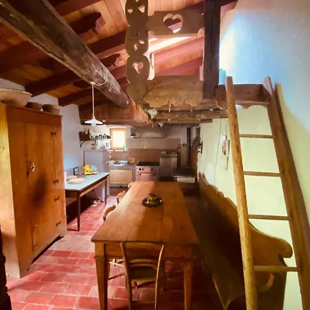 Dossena Dimora Storica Al Conte Tomaselli Lodge