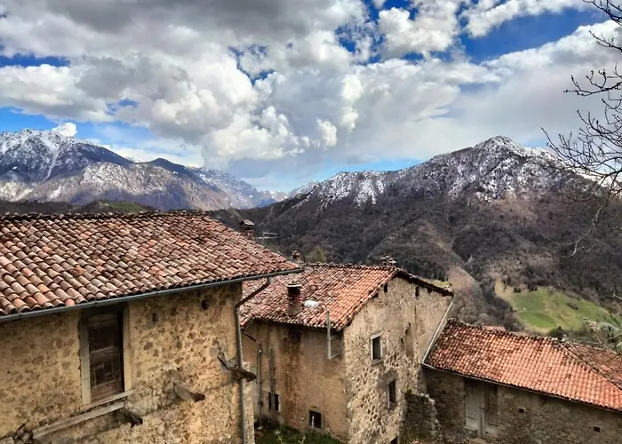 Lodge Dossena Dimora Storica Al Conte Tomaselli *