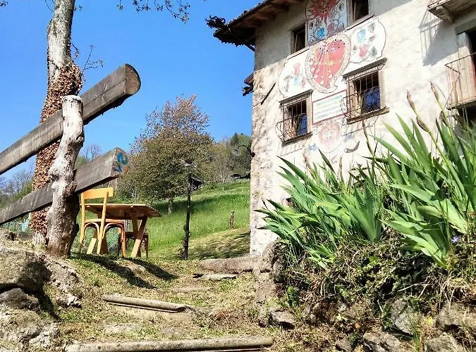 Dossena Dimora Storica Al Conte Tomaselli Lodge *