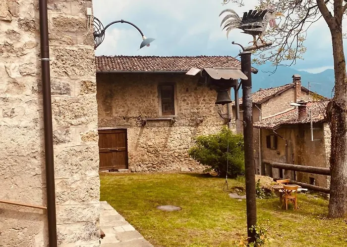 Lodge Dossena Dimora Storica Al Conte Tomaselli *